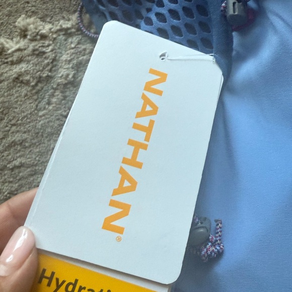 Nathan Women's Vapor Airess 3.0 Hydration Vest - 2025 NWT FITS L-XXL - Picture 12 of 13